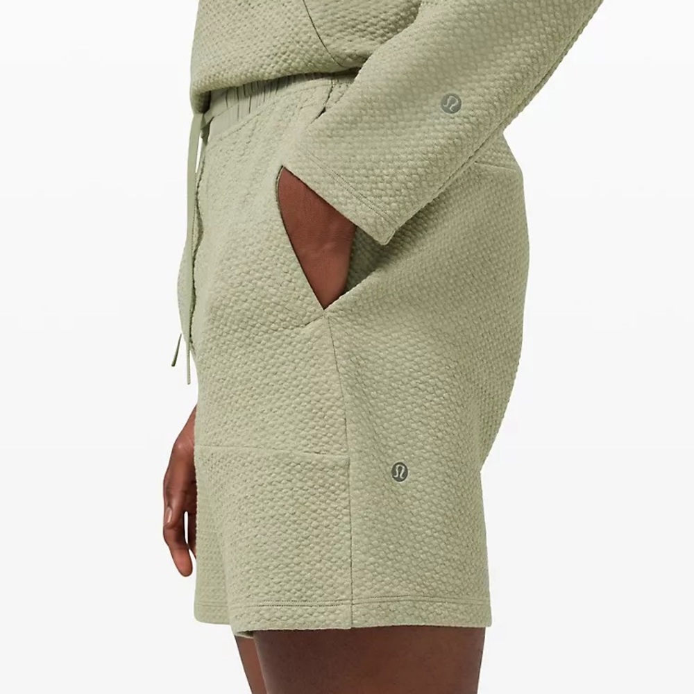 ISO At Ease Lululemon 7" Shorts